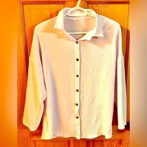 Coastal Cowgirl White Button Wrinkle Free Blouse Shirt W Dropped Shoulders Airy